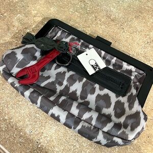NWT LeSportSac clutch 10x7
